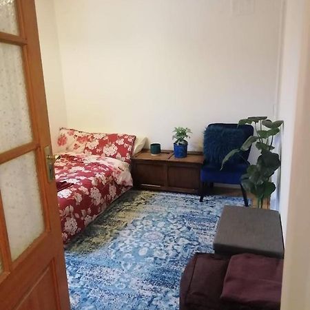 Single Bedroom In A Cozy Maisonette - 布希 外观 照片