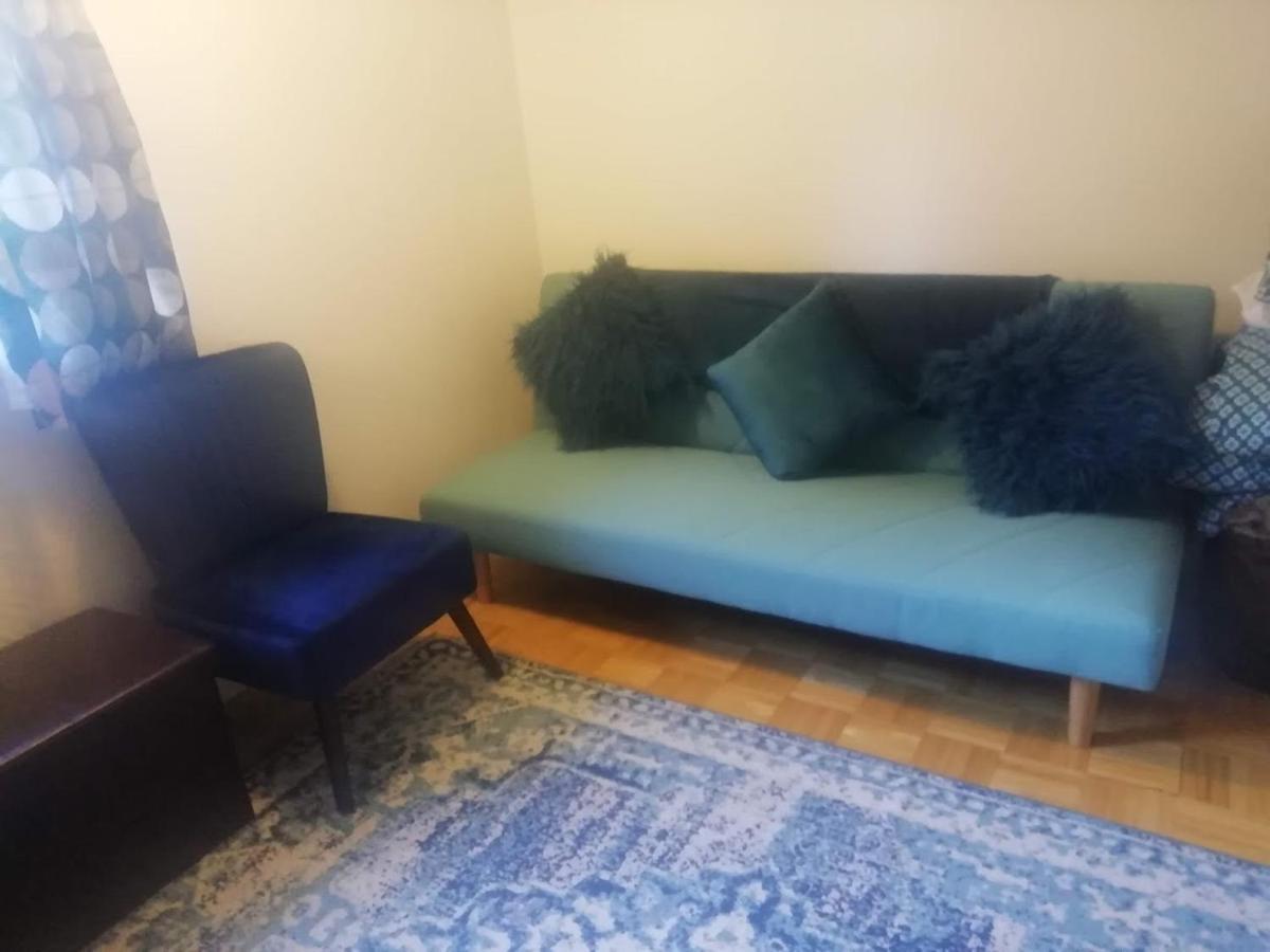 Single Bedroom In A Cozy Maisonette - 布希 外观 照片