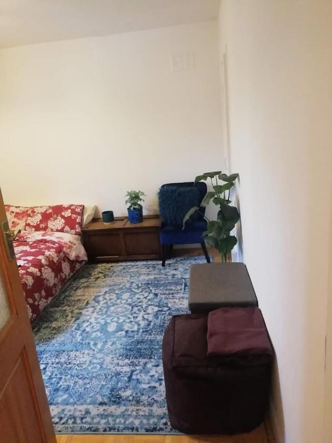 Single Bedroom In A Cozy Maisonette - 布希 外观 照片