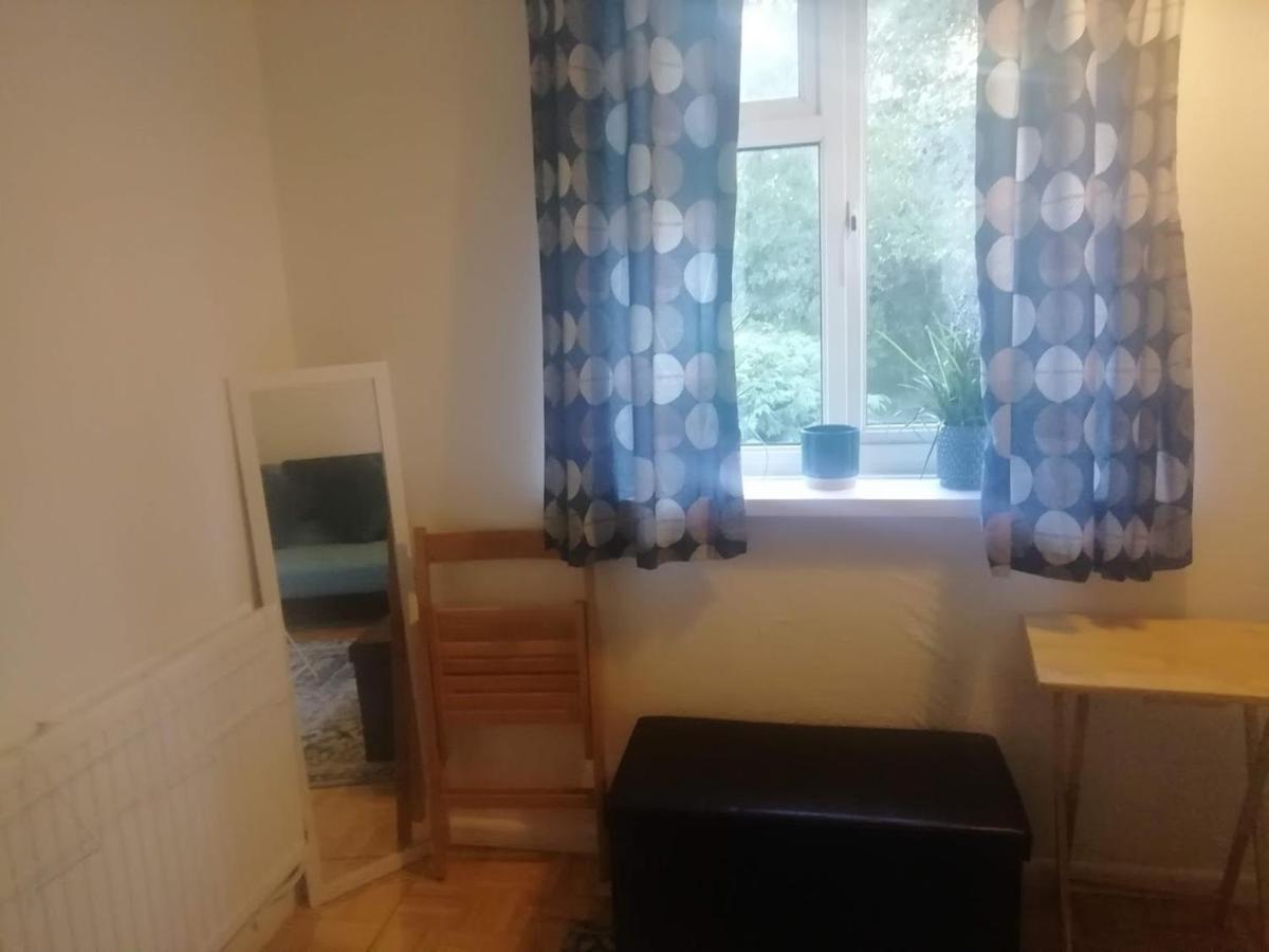 Single Bedroom In A Cozy Maisonette - 布希 外观 照片