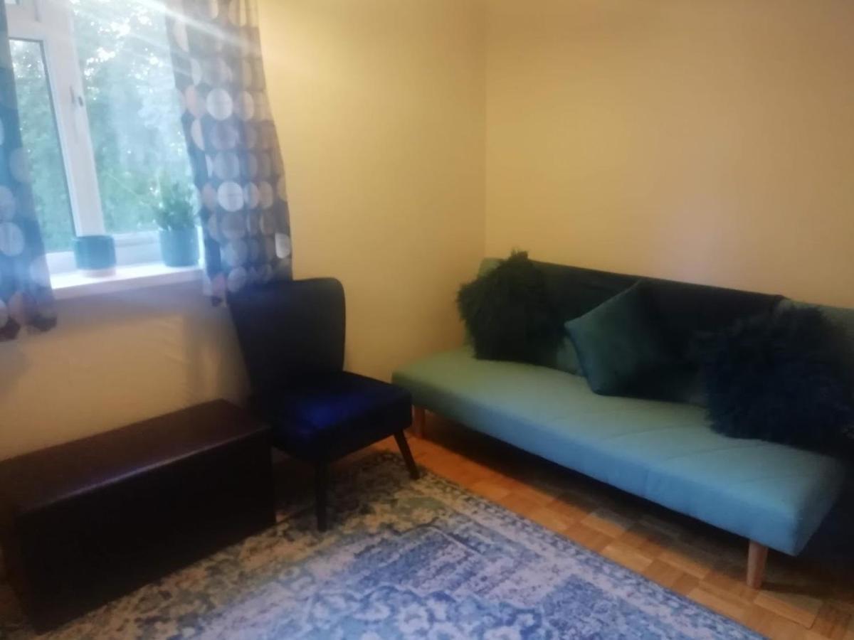 Single Bedroom In A Cozy Maisonette - 布希 外观 照片